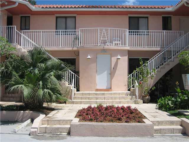 3400 North Surf Road, Unit 3 Hollywood, FL 33019 - Photo 5 of 10 Exterior Front