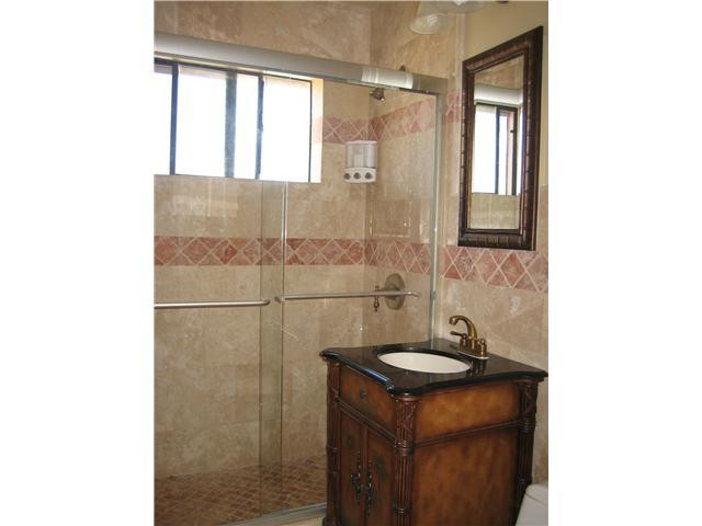 3400 North Surf Road, Unit 3 Hollywood, FL 33019 - Photo 7 of 10 Bathroom