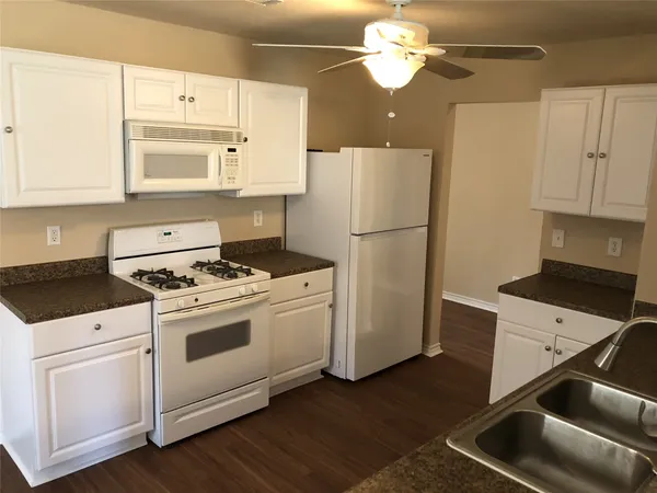 $1,899 | 16115 Speyburn Court, Houston, TX 77095
