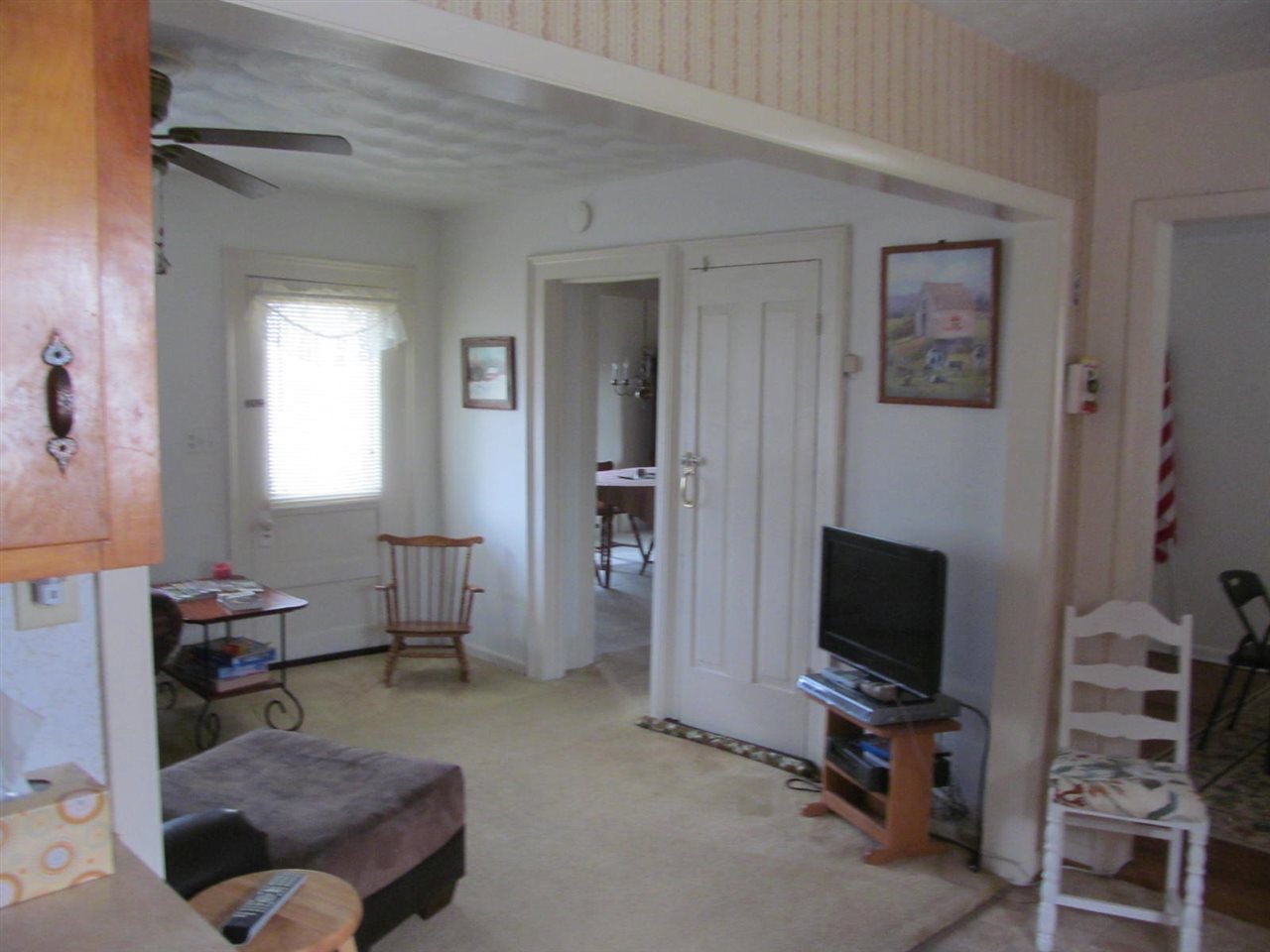 2240 Pepper Road Mount Jackson, VA 22842 - Photo 9 of 33 a living room with furniture and a flat screen tv