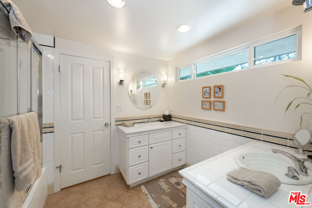 16331 Tudor Drive Encino, CA 91436 - Photo 27 of 71