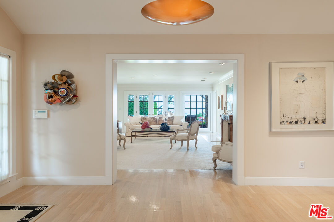 16331 Tudor Drive Encino, CA 91436 - Photo 6 of 71