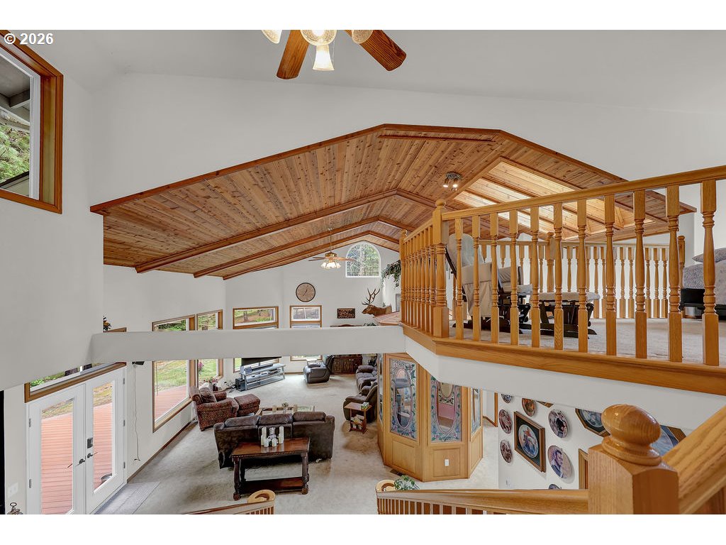 30898 Camas Swale Road Creswell, OR 97426 - Photo 24 of 48 Loft