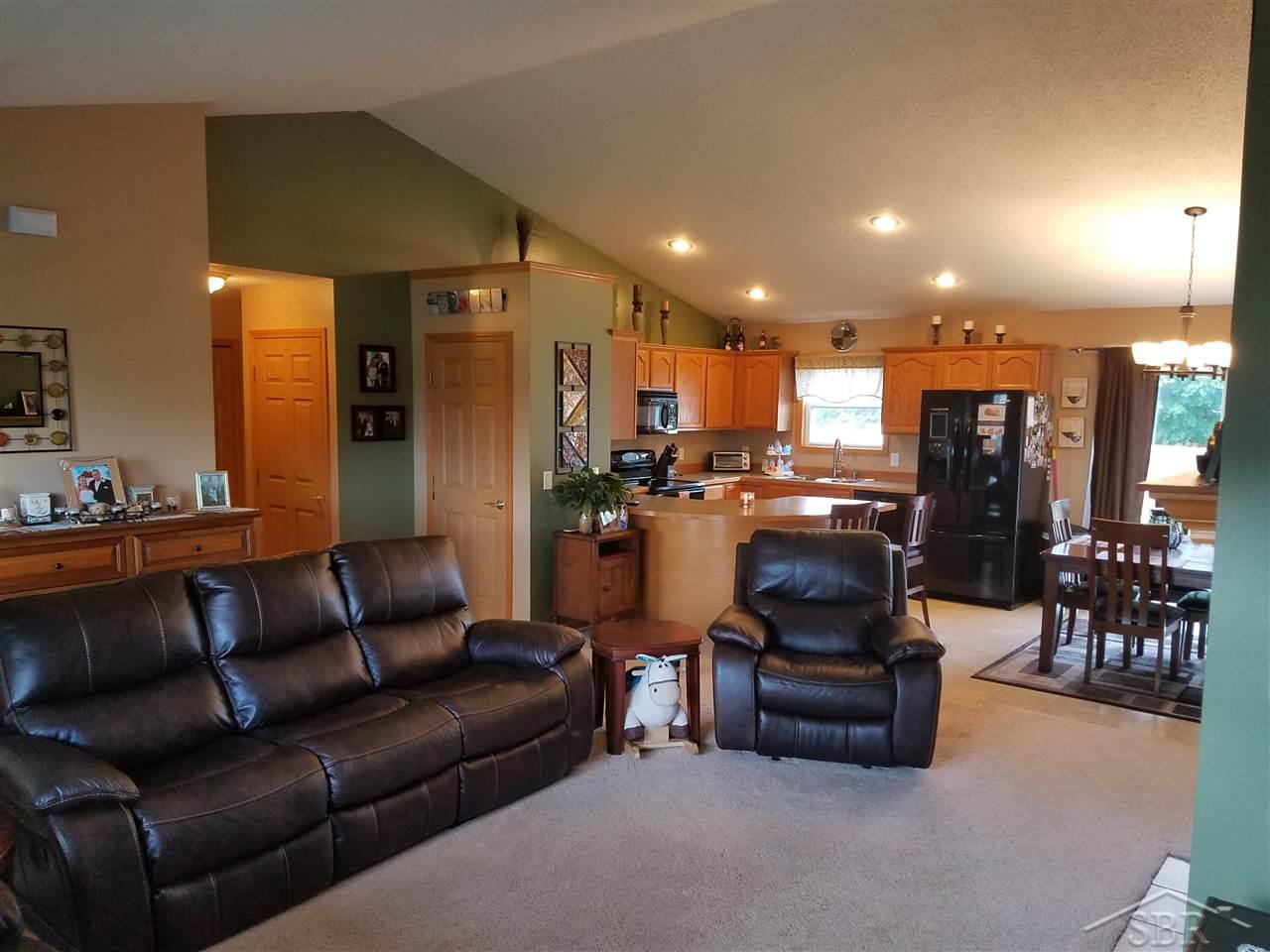 11182 Wilkinson Road Freeland, MI 48623 - Photo 16 of 37