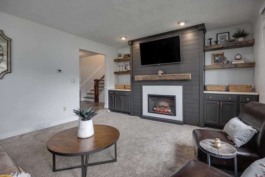 305 Raymond Road Waunakee, WI 53597 - Photo 13 of 40