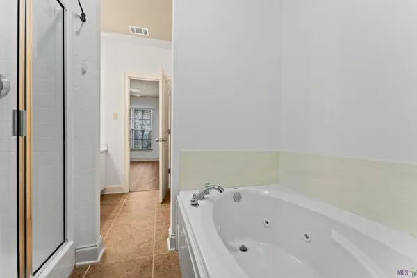 $212,000 | 9124 Old Hammond Highway, Unit 27, Baton Rouge, LA 70809