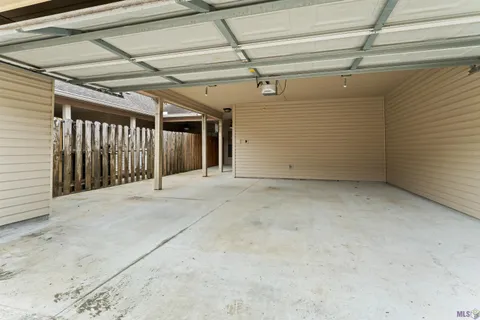 $212,000 | 9124 Old Hammond Highway, Unit 27, Baton Rouge, LA 70809