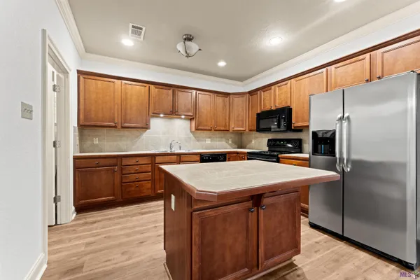 $212,000 | 9124 Old Hammond Highway, Unit 27, Baton Rouge, LA 70809