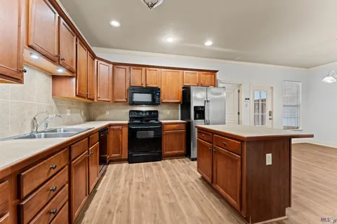 $212,000 | 9124 Old Hammond Highway, Unit 27, Baton Rouge, LA 70809