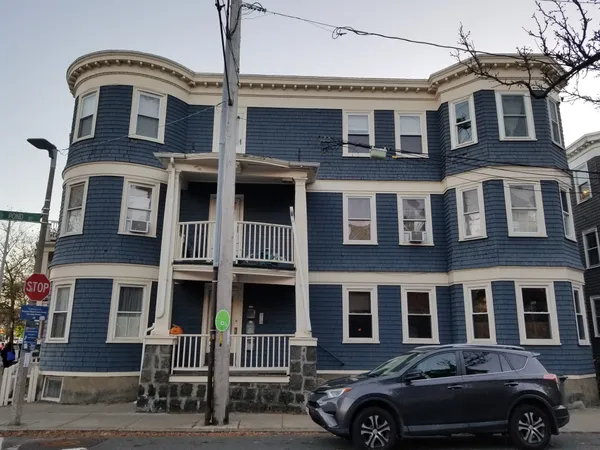 $3,000 | 2 Pond Street, Unit 1, Boston, MA 02130