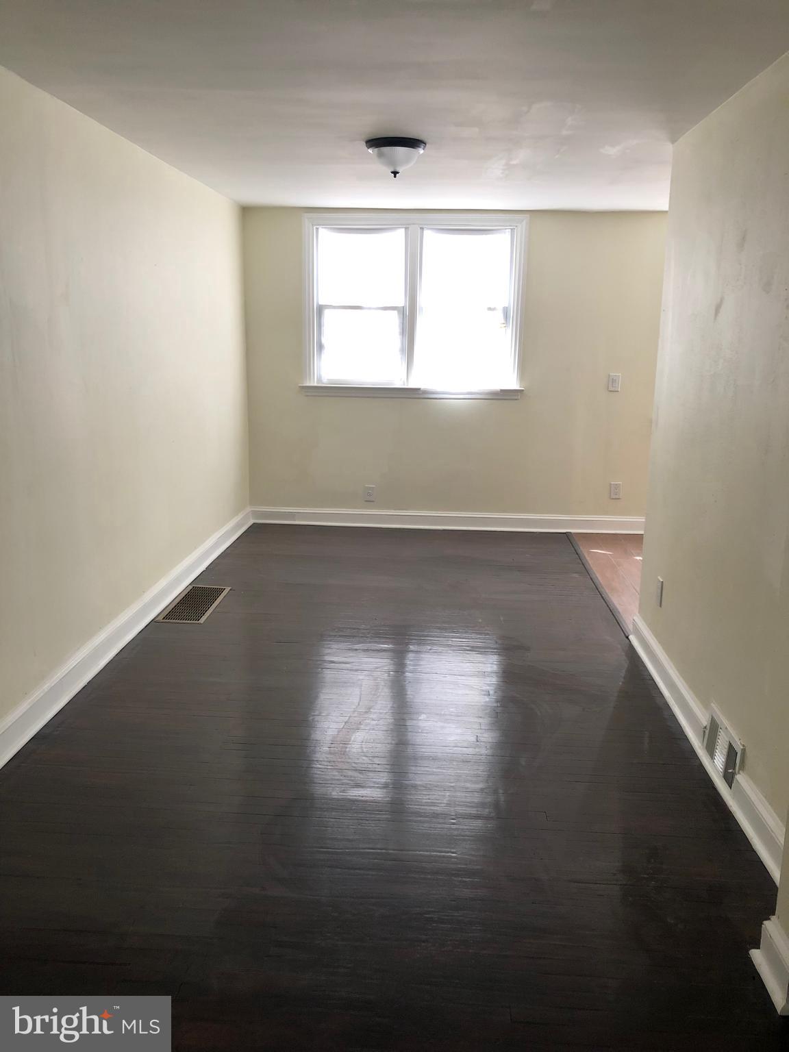 1828 Farrington Road Philadelphia, PA 19151 - Photo 9 of 24 Extra Large Dining Room