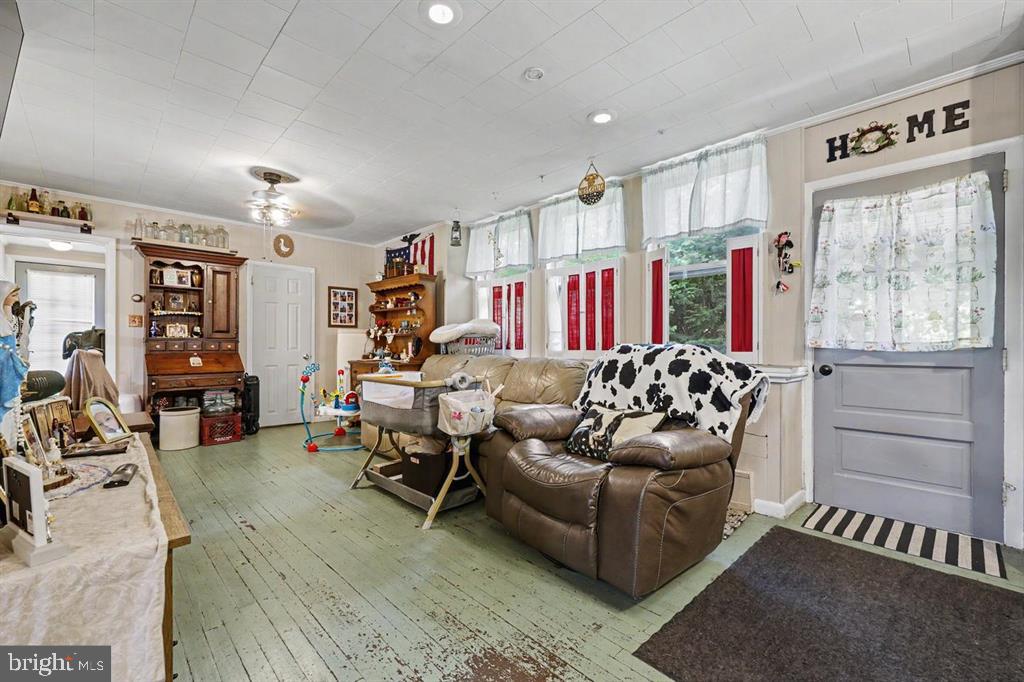 397 Angora Road Reading, PA 19606 - Photo 2 of 29