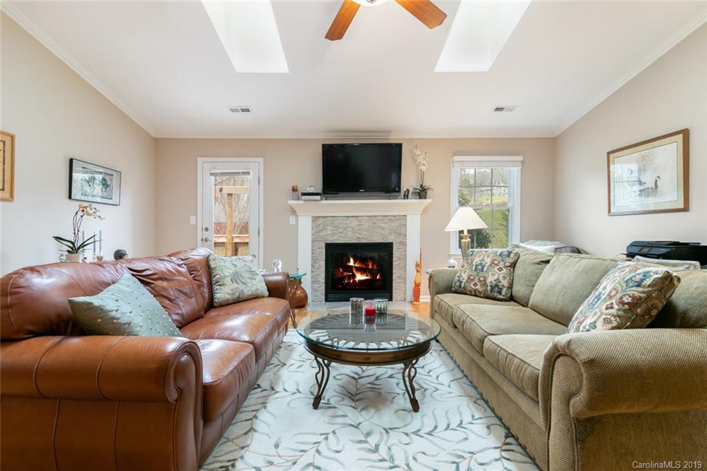 1004 Riceville Road Asheville, NC 28805 - Photo 11 of 36 Gallery Image 11