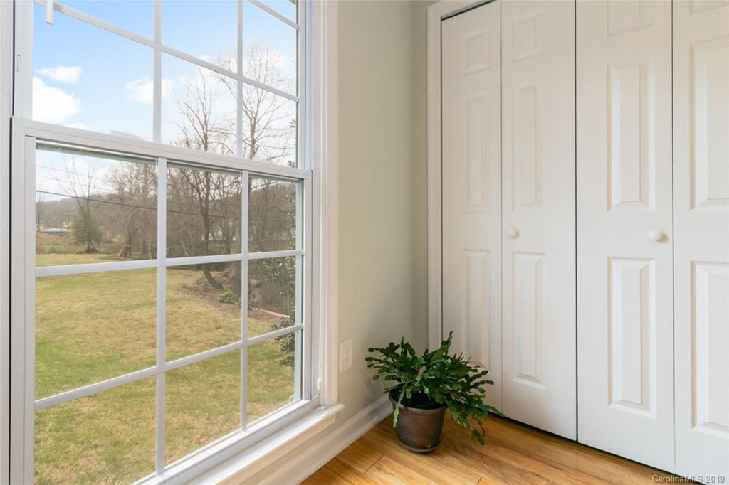 1004 Riceville Road Asheville, NC 28805 - Photo 25 of 36 Gallery Image 25