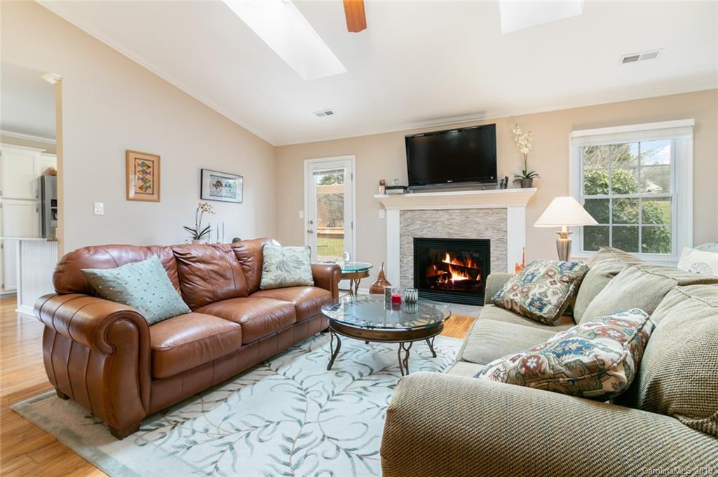 1004 Riceville Road Asheville, NC 28805 - Photo 10 of 36 Gallery Image 10