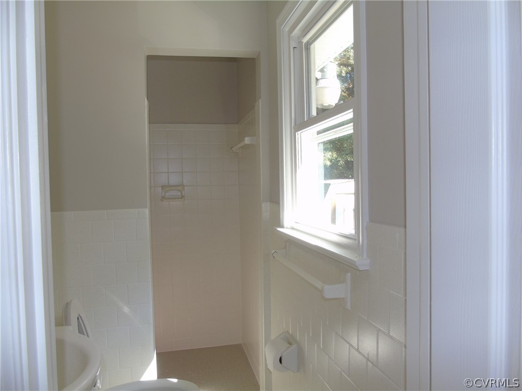 9901 Qualla Road Chesterfield, VA 23832 - Photo 23 of 38 Master tile bath, New toilet, vanity and sink.
