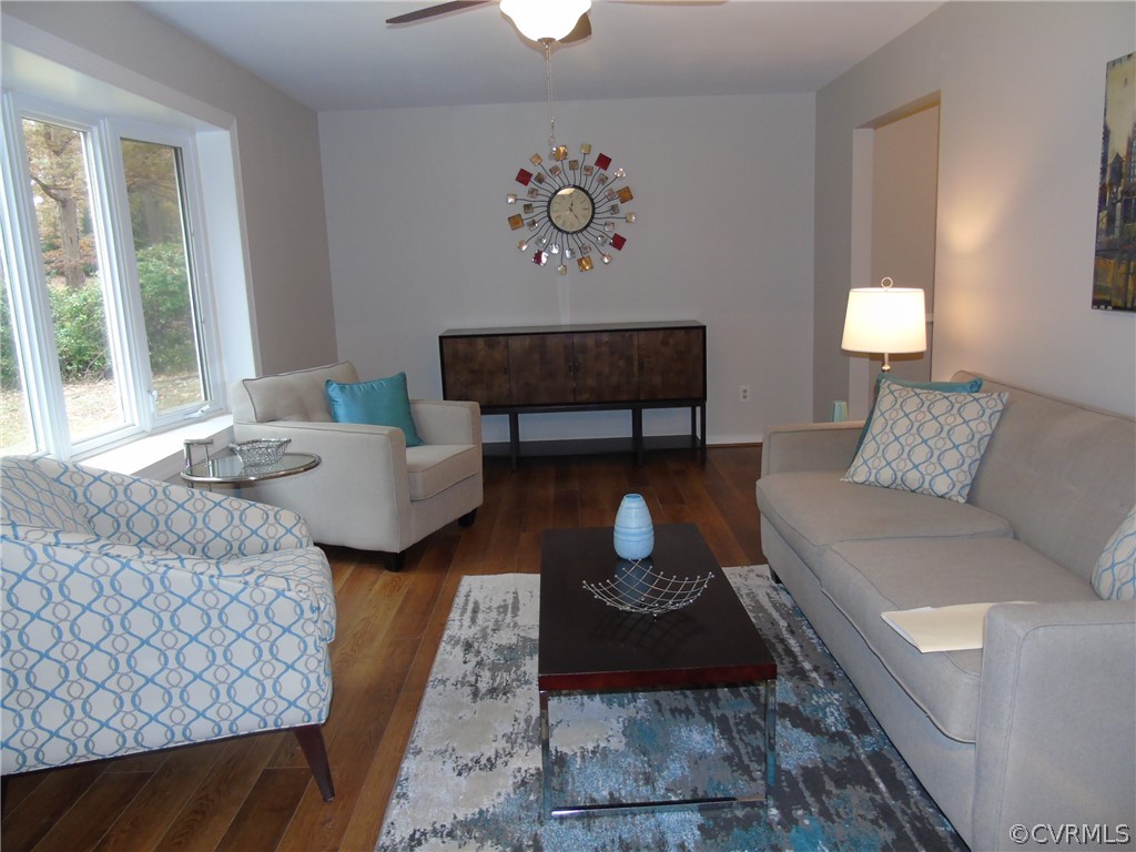 9901 Qualla Road Chesterfield, VA 23832 - Photo 3 of 38 Living room