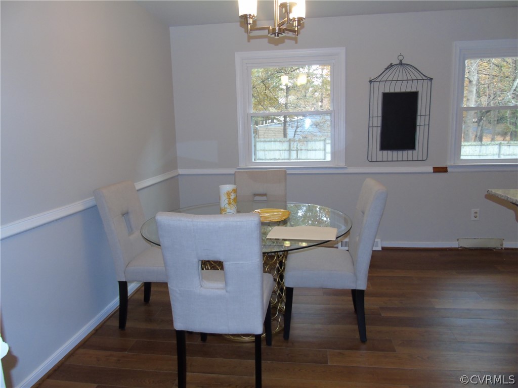 9901 Qualla Road Chesterfield, VA 23832 - Photo 7 of 38 Eat in Area with chair rail