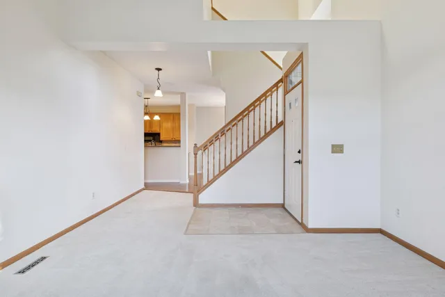 $284,900 | 2687 Mallard Drive, Woodbury, MN 55125