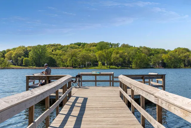 $284,900 | 2687 Mallard Drive, Woodbury, MN 55125