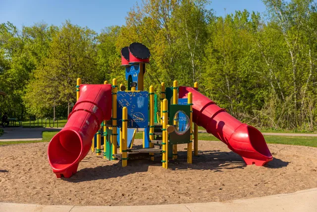 $284,900 | 2687 Mallard Drive, Woodbury, MN 55125