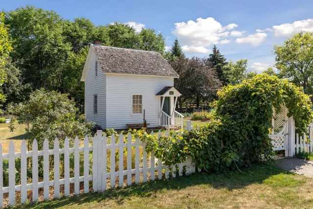 $284,900 | 2687 Mallard Drive, Woodbury, MN 55125