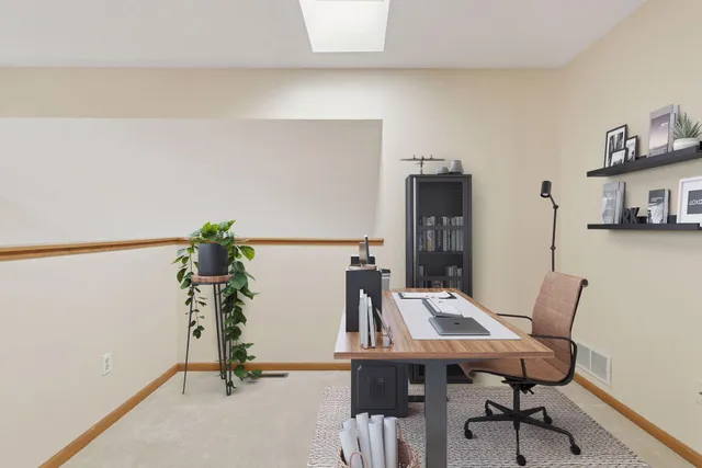 $284,900 | 2687 Mallard Drive, Woodbury, MN 55125