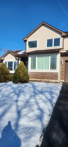 $425,000 | 1492 Eliot Trail, Elgin, IL 60120