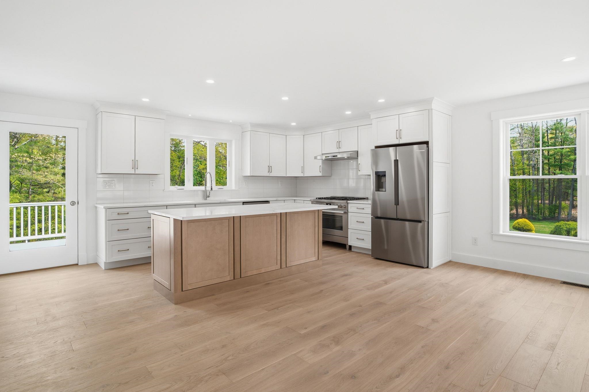 68 Farmington Road Nashua, NH 03060 - Photo 12 of 45