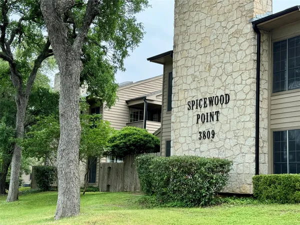 a sign that is on the side of a building