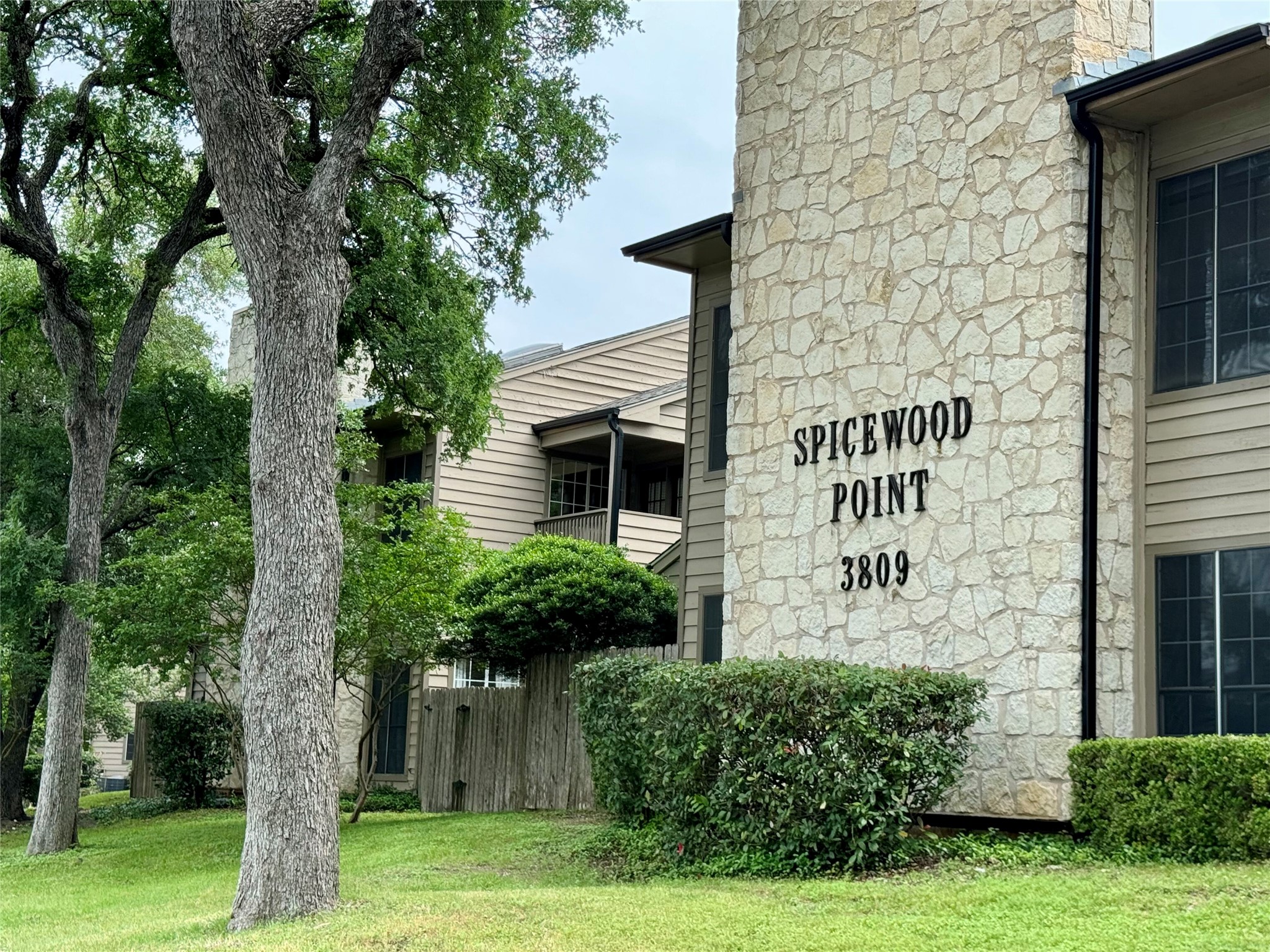 a sign that is on the side of a building