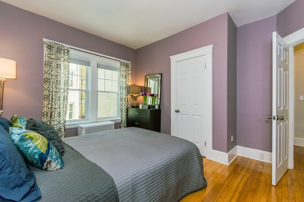 19 Hamilton Road, Unit 4 Brookline, MA 02446 - Photo 6 of 12 Gallery Image 6