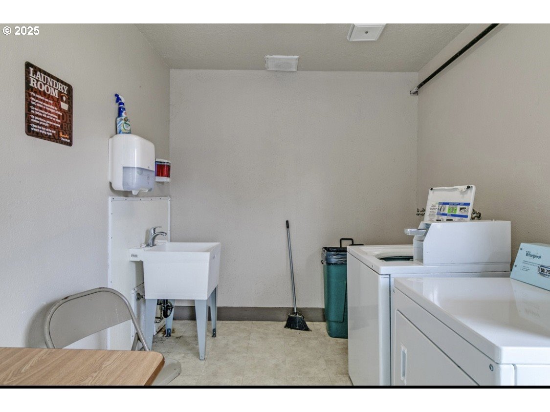 1415 South Bertelsen Road, Unit 143 Eugene, OR 97402 - Photo 23 of 28 Gallery Image 23