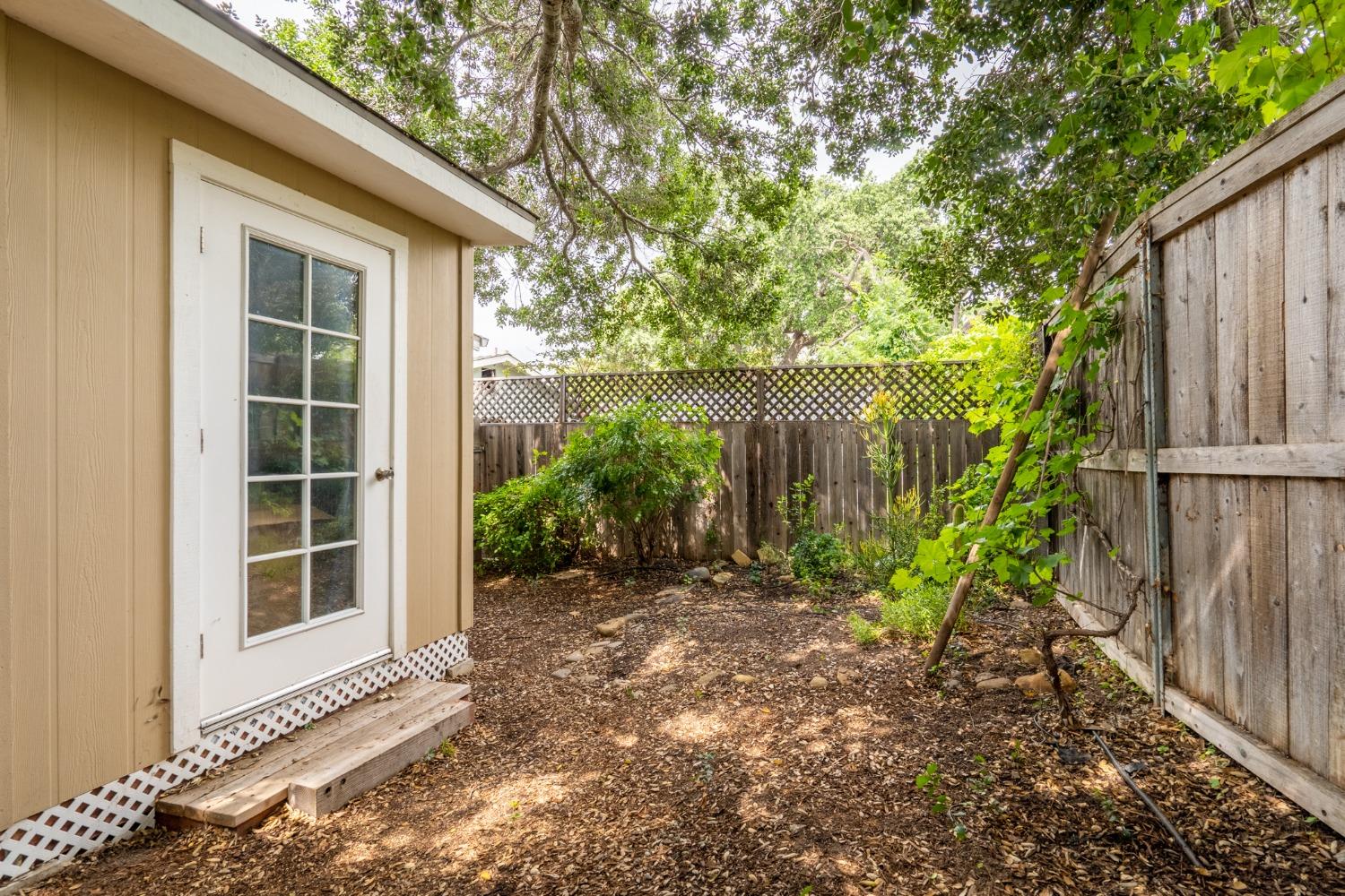 412 Franklin Drive Ojai, CA 93023 - Photo 43 of 50 a view of a entrance gate of the house