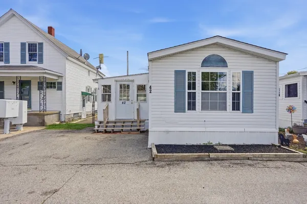 $165,000 | 548 Kenyon Avenue, Unit 42, Attleboro, MA 02703