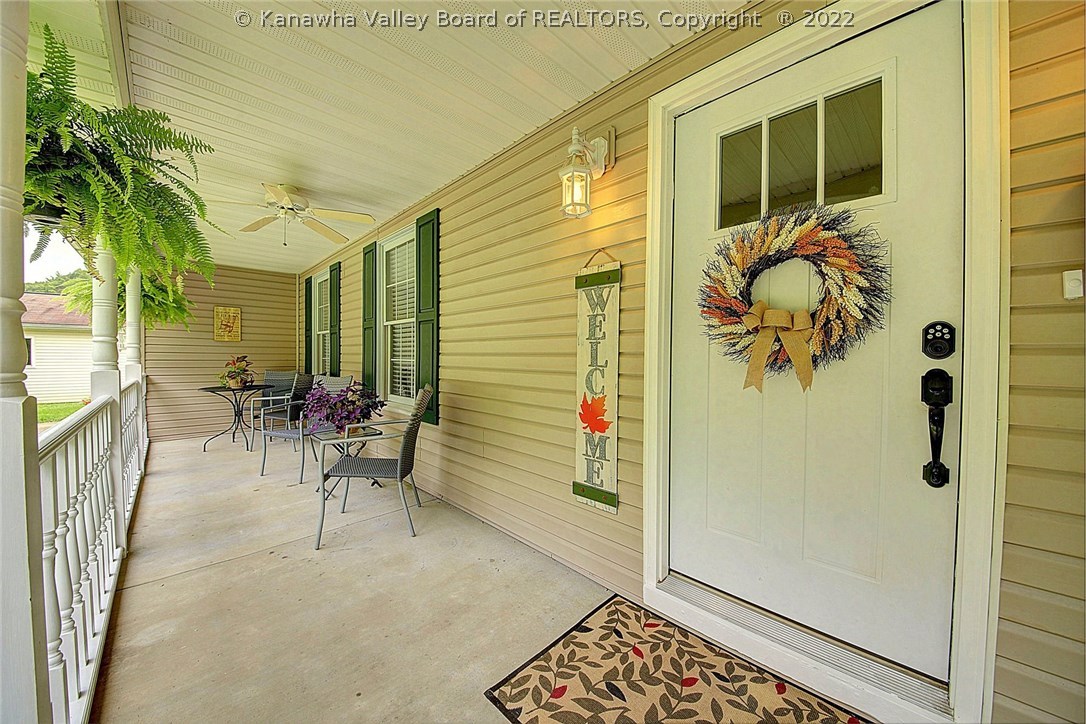718 Narrow Branch Road Elkview, WV 25071 - Photo 4 of 30 Gallery Image 4