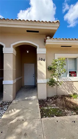 $2,350 | 13272 Old Biscayne Drive, Unit 104, Homestead, FL 33033