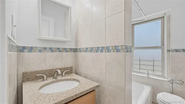 $2,400 | 2190 Boston Road, Unit 3A | Pelham Parkway