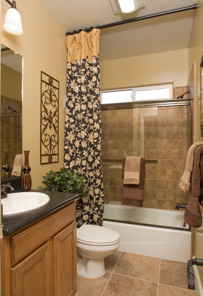 735 Moonglow Road Lompoc, CA 93436 - Photo 3 of 12 Bath 2 - Model Home