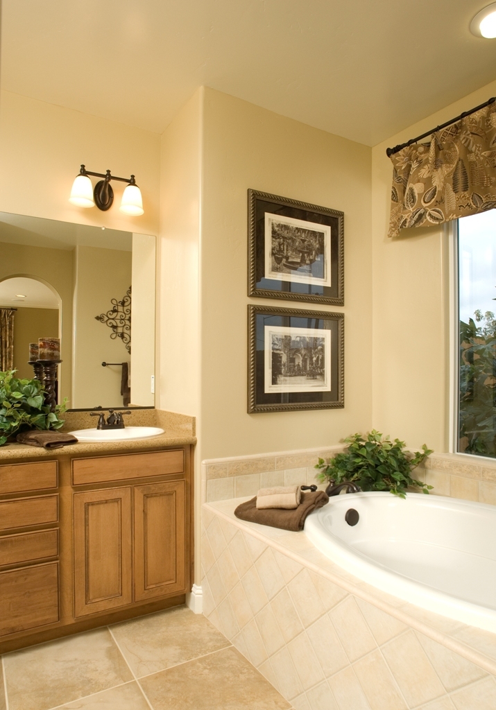 735 Moonglow Road Lompoc, CA 93436 - Photo 9 of 12 Master Bath - Model Home