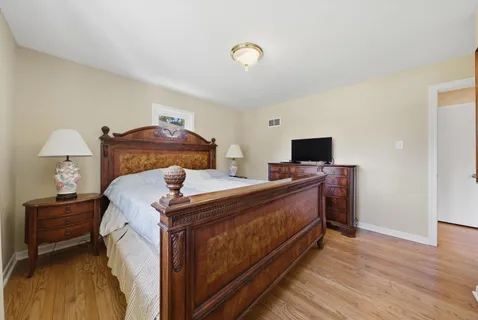 $289,900 | 34456 West Lake Shore Drive, Round Lake, IL 60073