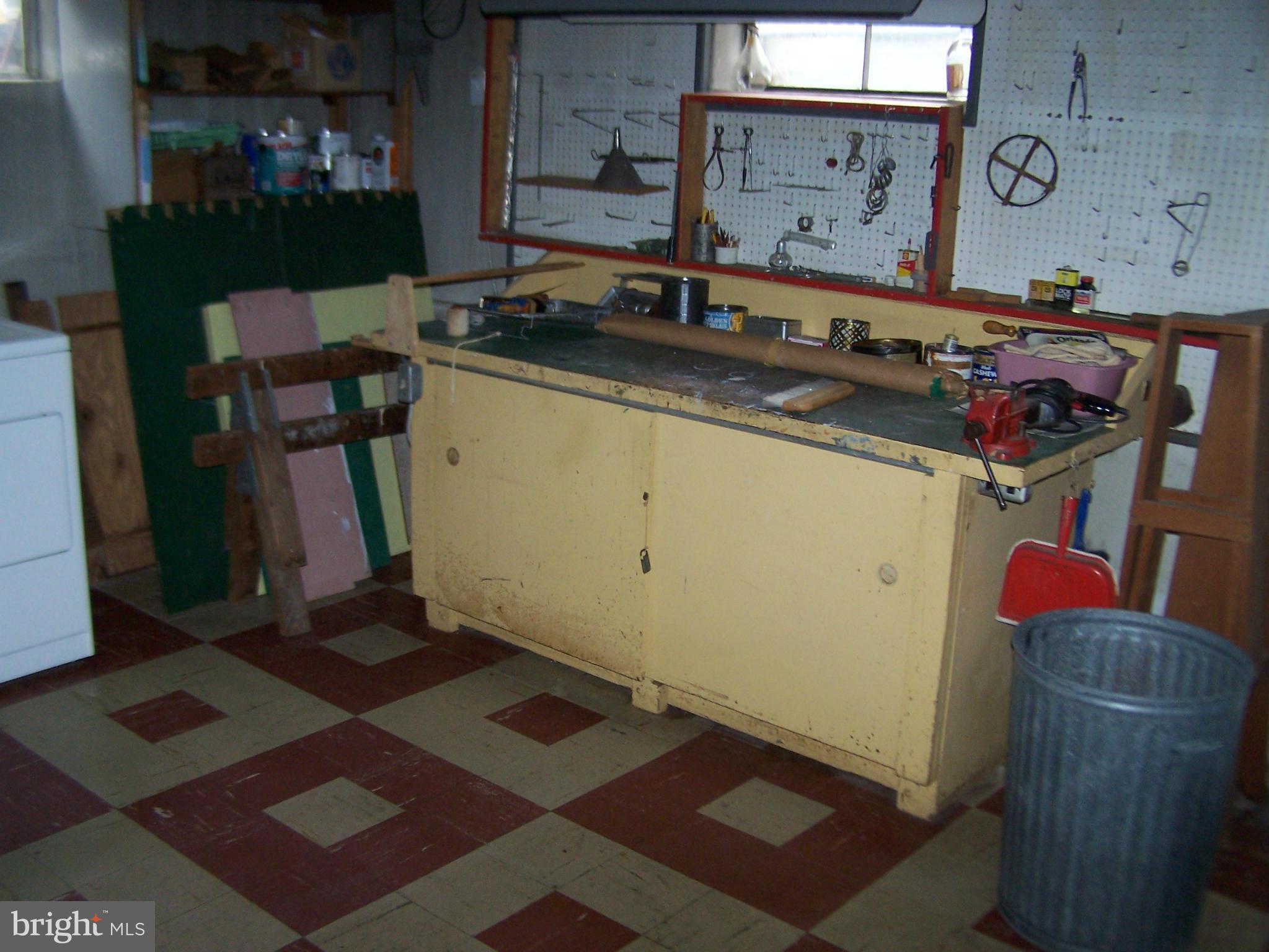 1212 Gleneagle Road Baltimore, MD 21239 - Photo 15 of 18 work shop