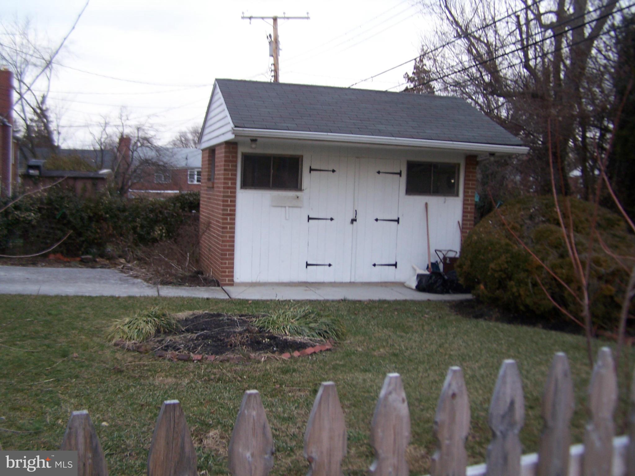 1212 Gleneagle Road Baltimore, MD 21239 - Photo 16 of 18 Shed