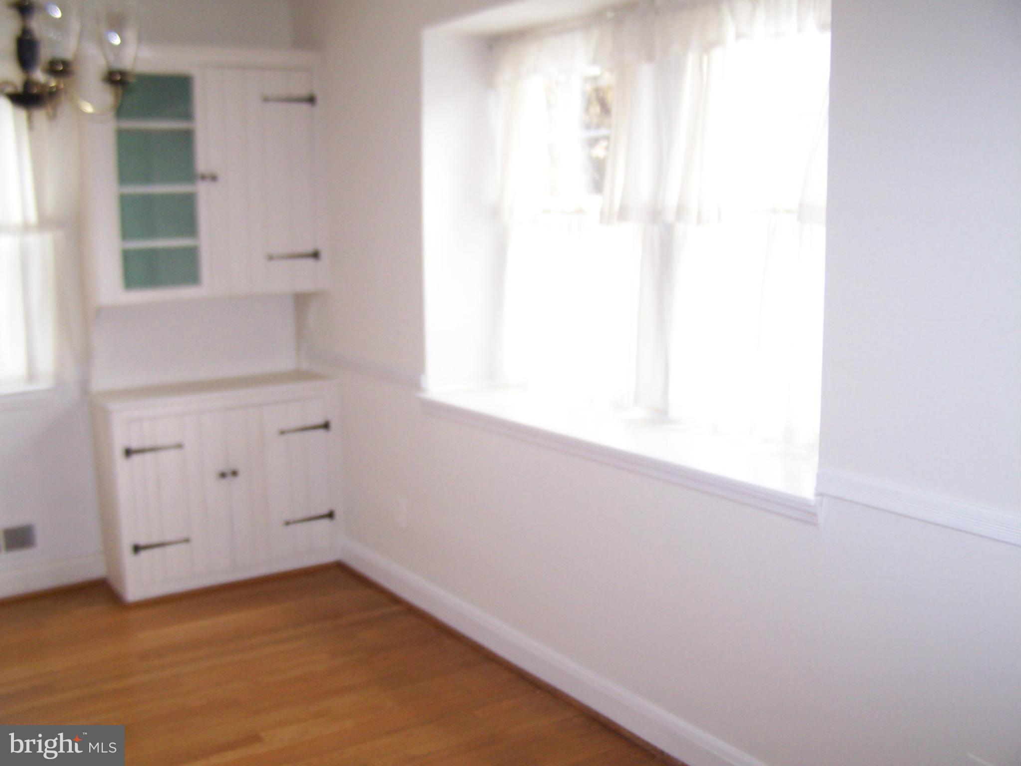 1212 Gleneagle Road Baltimore, MD 21239 - Photo 6 of 18 Bay window