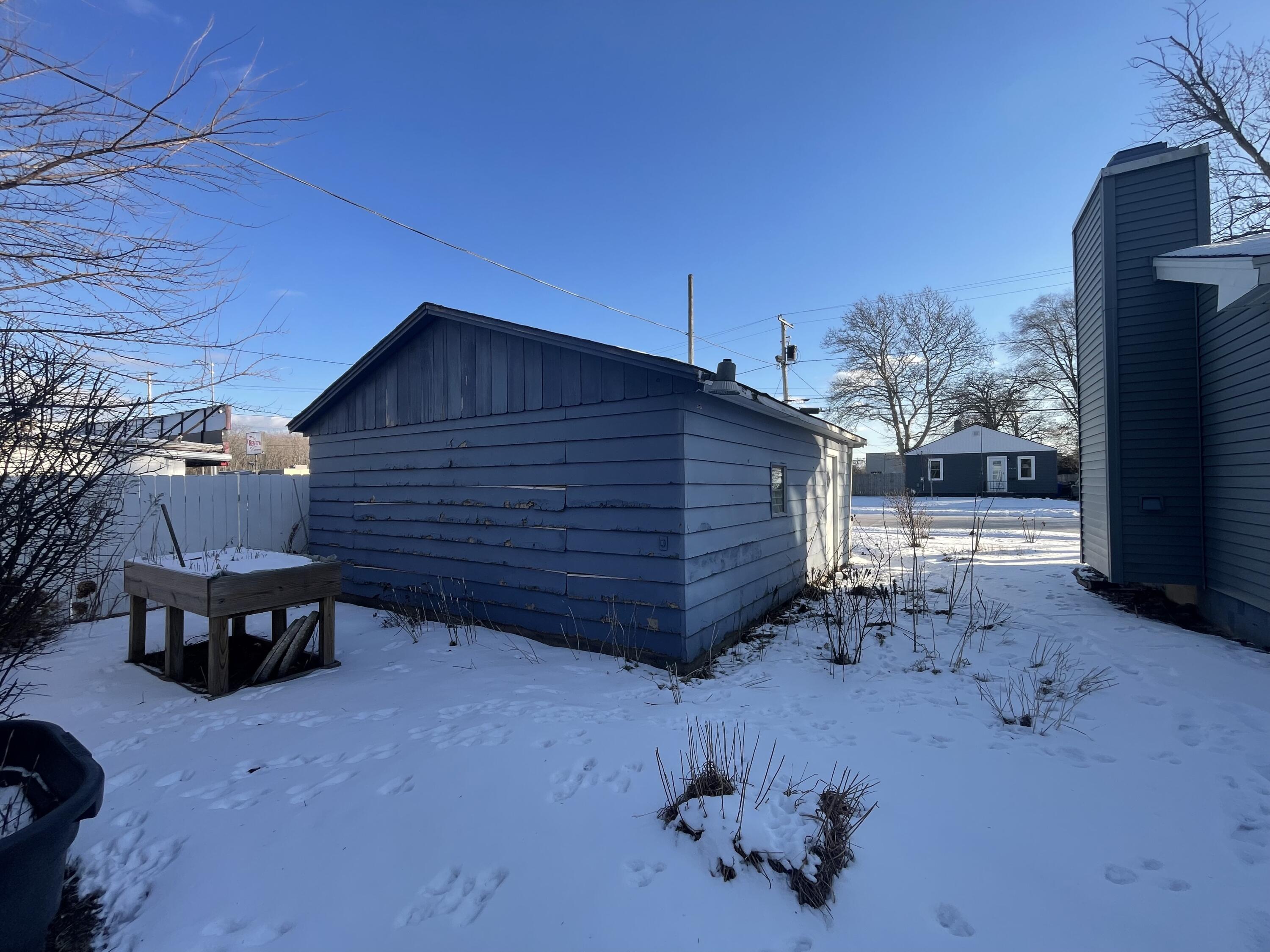 1314 79th Street Kenosha, WI 53143 - Photo 5 of 33 IMG_7425