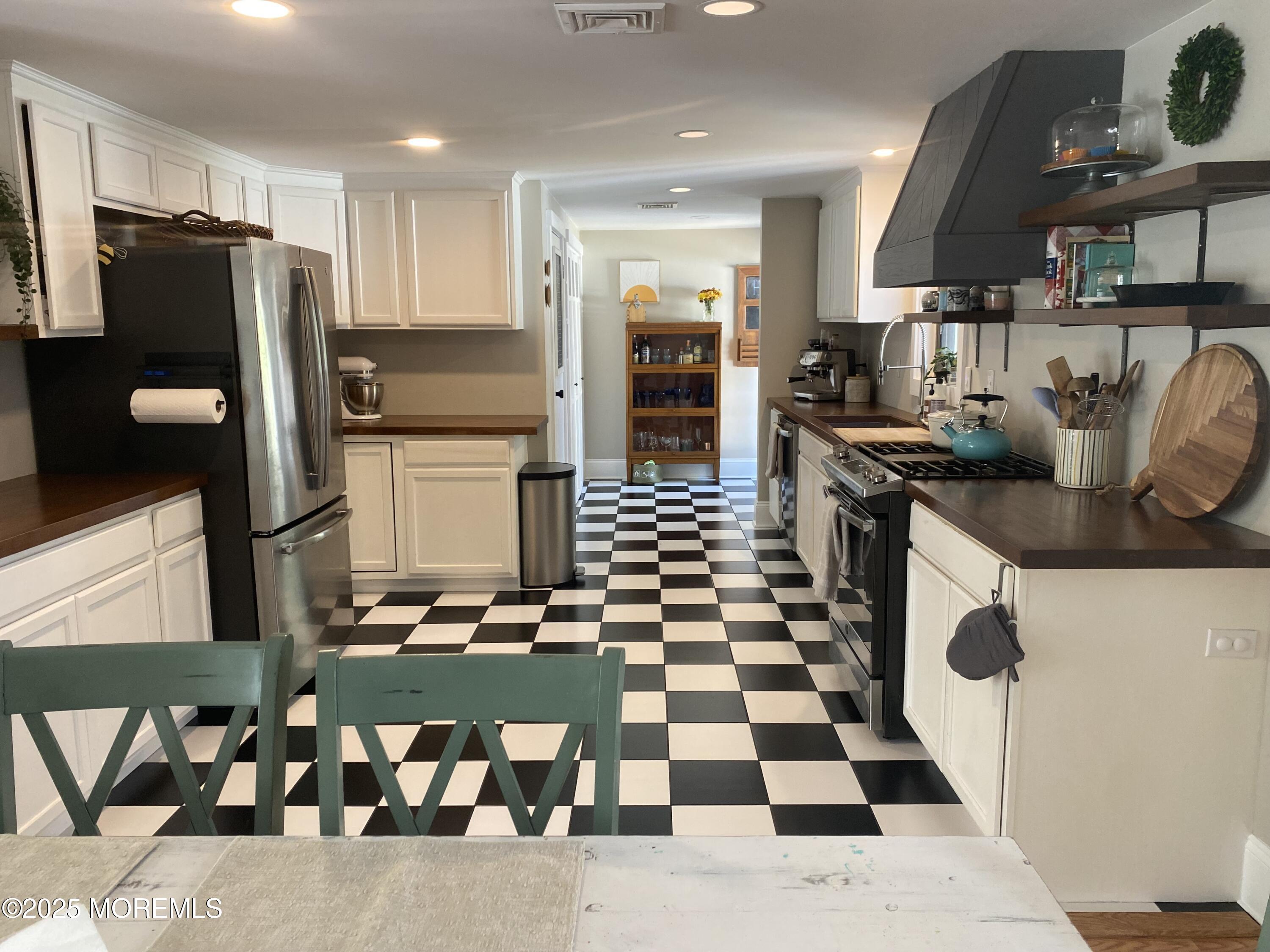 140 Riptide Avenue Manahawkin, NJ 08050 - Photo 11 of 32 IMG_5666