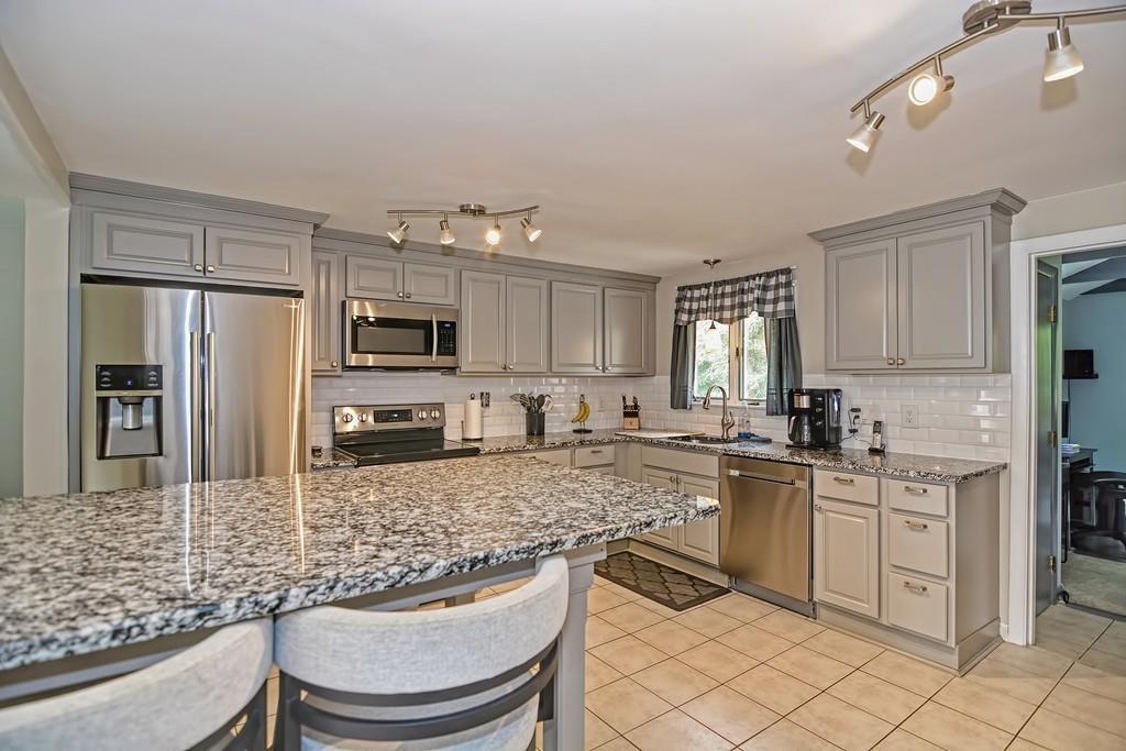 24 Elmfield Road Framingham, MA 01701 - Photo 3 of 30