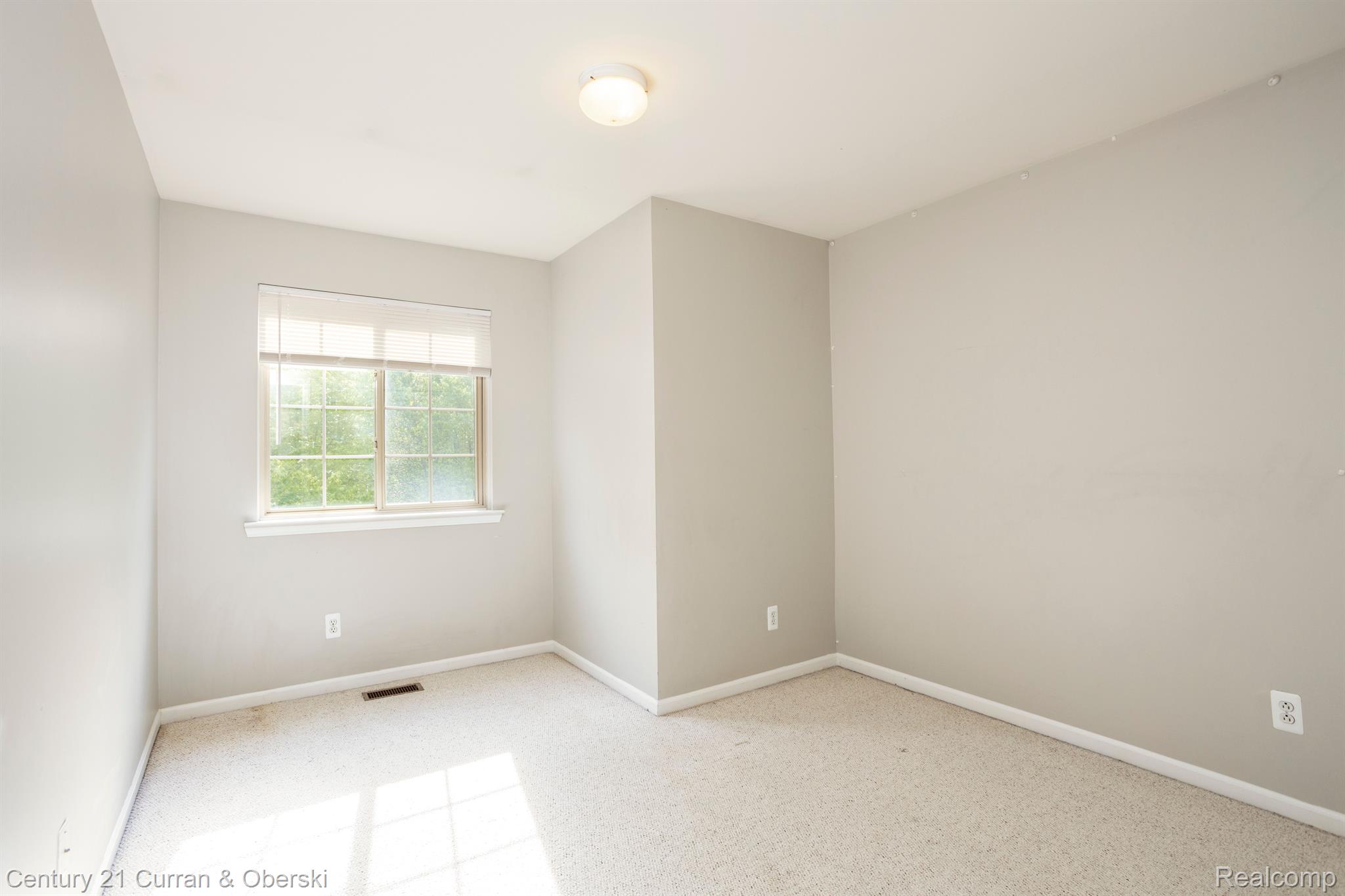 16944 Farmington Road, Unit 22 Livonia, MI 48154 - Photo 9 of 25