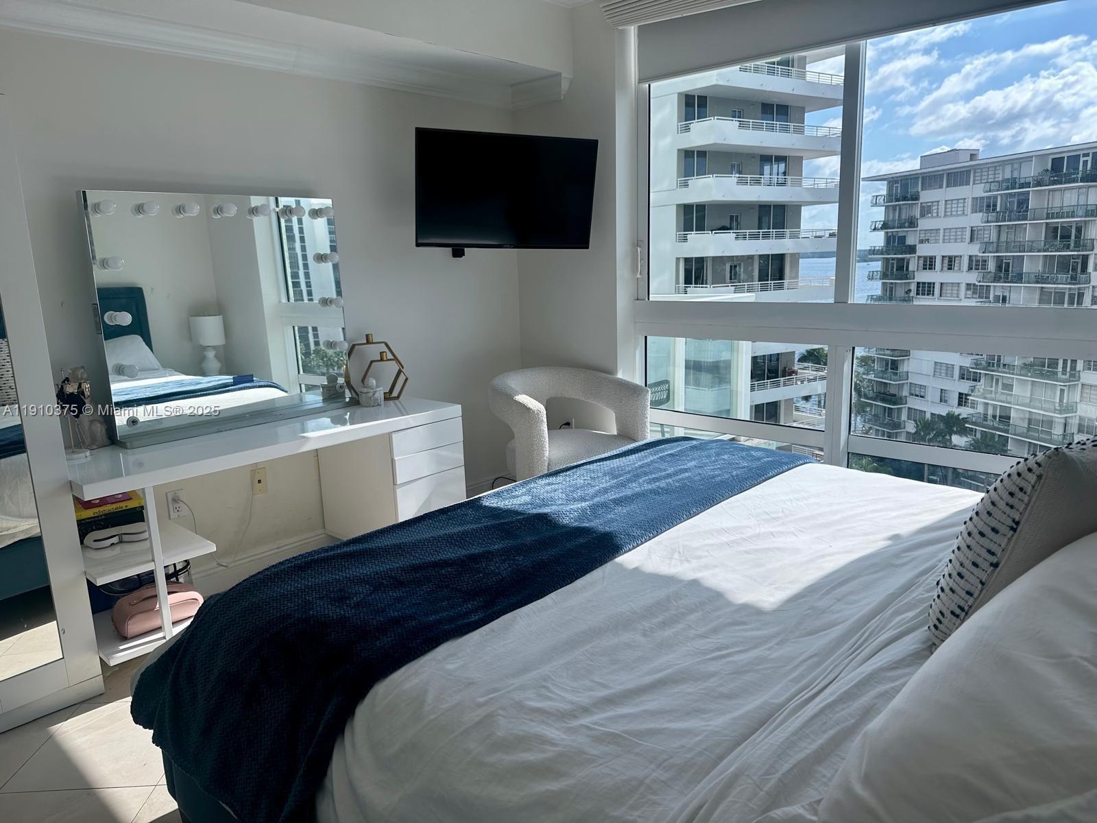 218 Southeast 14th Street, Unit 1003 Miami, FL 33131 - Photo 13 of 27