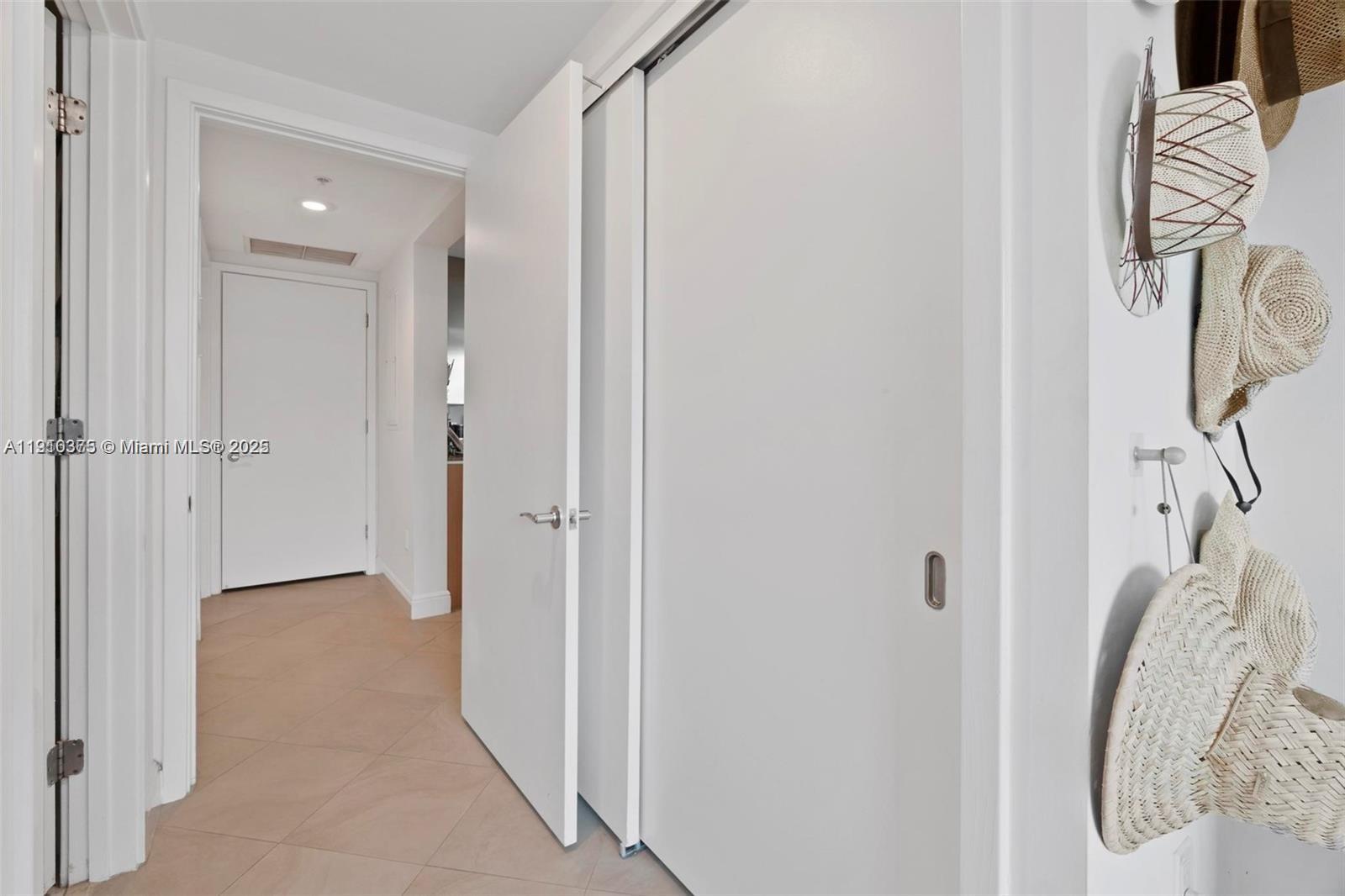 218 Southeast 14th Street, Unit 1003 Miami, FL 33131 - Photo 15 of 27